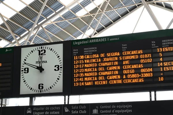 Alicante Vasútállomás Érkezik Fórumon Egy Órát — Stock Fotó