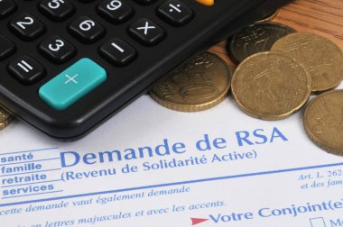 Bir hesap makinesi ve avro ile Fransız aktif dayanışma gelir başvuru formu