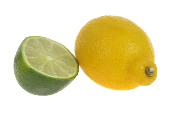 Целый Желтый Лимон Половина Лайма Крупным Планом Белом Фоне — стоковое фото