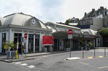 Normandiya 'nın Granville kasabasındaki SNCF tren istasyonu 
