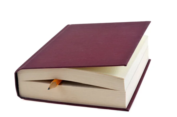 Bleistift Zwischen Den Seiten Eines Buches Nahaufnahme Auf Weißem Hintergrund — Stockfoto