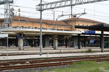 Toskana 'daki Pisa Merkez İstasyonu Platformu