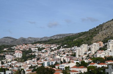 Dubrovnik 'in kentleşmiş bir bölgesinin manzarası