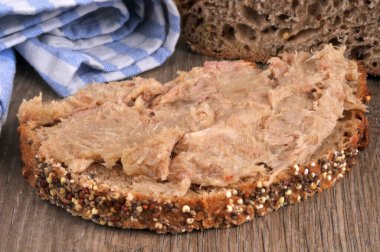 Dilimlenmiş ekmek ve yakın plan zillet.