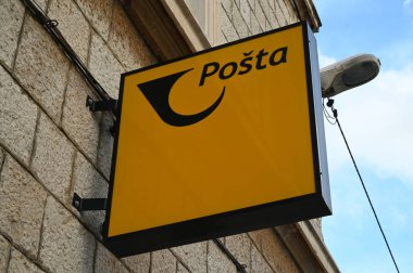 Hırvatça bir postaneyi işaret eden bir imza