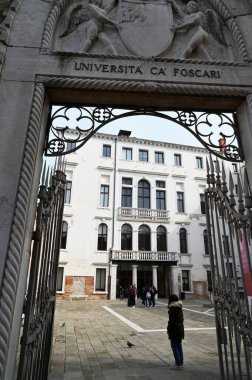 Venedik 'teki Ca' Foscari Üniversitesine Giriş