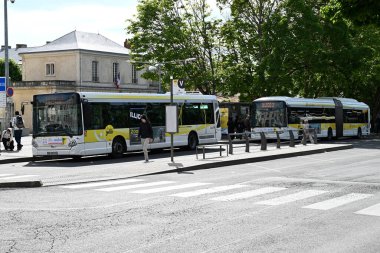 Verdun 'daki Rochelaise toplu taşımacılık ağı için otobüs durağı.