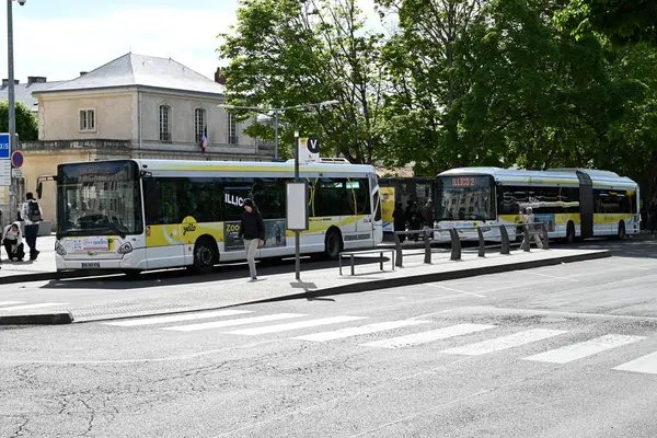 Verdun 'daki Rochelaise toplu taşımacılık ağı için otobüs durağı.