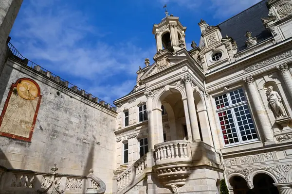 La Rochelle belediye binasına giriş iç avludan görüldü. 