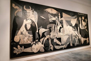 Pablo Picasso Guernica 'nın 1937' de Madrid 'deki Reina Sofia Müzesi' nde yaptığı resim