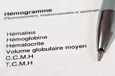 Fransızca 'da kan sayımının sonuçlarına göre kalem.