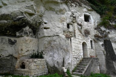 Maine-et-Loire 'deki Turquant köyündeki mağara evi.