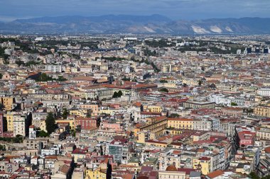 Şehrin tepesinden Napoli 'nin genel manzarası