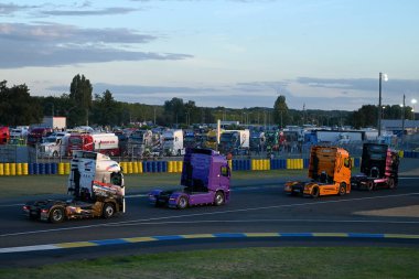24 Saat Le Mans 'da kamyon geçidi