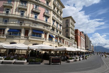 Napoli 'deki Partenope caddesindeki Regina Margherita restoranının terası.