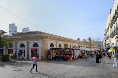 Cadiz 'in merkez pazarının dış görünümü
