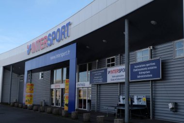 Vannes 'daki Intersport mağazasının cephesi
