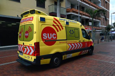 Las Palmas de Gran Canaria 'da bir sokakta ambulans