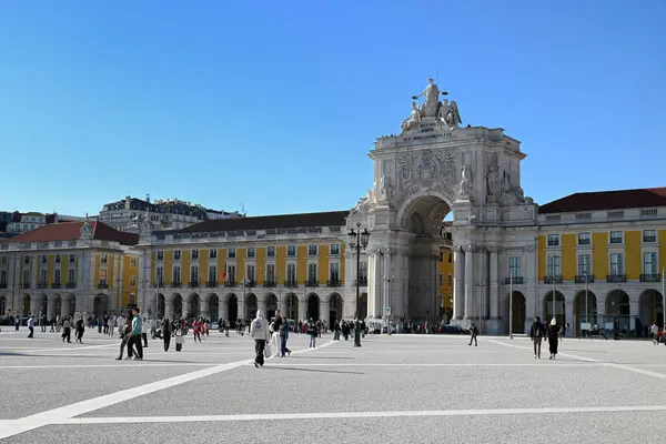 Augusta Caddesi Zafer Kemeri Ticaret Meydanı 'ndan görüldü