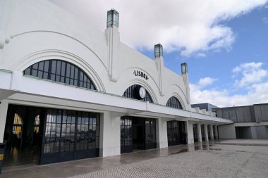 Lizbon 'daki Sul e Sueste nehir istasyonunun dış görünüşü