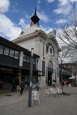 Ana girişi Ribeira Pazarı 'nın dış cephesi.