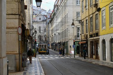 Lizbon 'da Conceicao Caddesi, 28 numaralı tramvay hattı var.