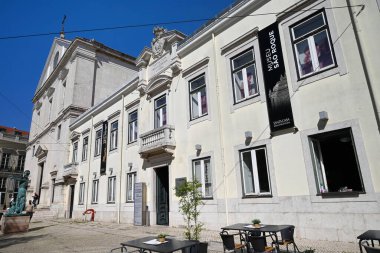 Lizbon 'daki Sao Roque Müzesi cephesinde Portekiz dini sanatına adanmıştır.