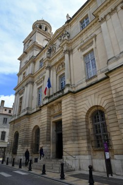 Arles Belediye Binası 'nın arka cephesi