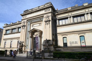 Nimes Güzel Sanatlar Müzesi cephesi