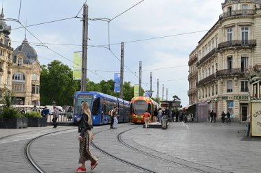 Montpellier toplu taşıma tramvayı Comedie Square istasyonunda durdu