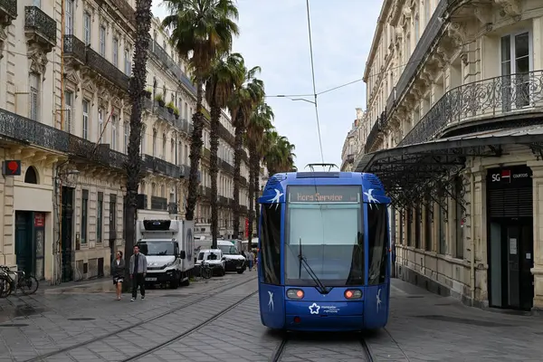 Maguelone caddesinde Montpellier toplu taşıma tramvayı