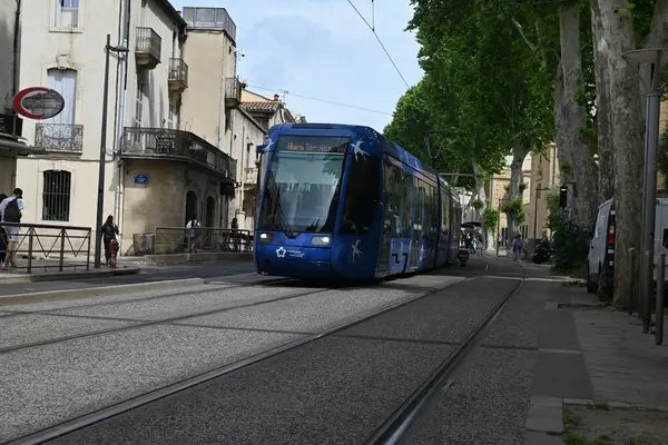 Louis Blanc Bulvarı 'ndaki Montpellier toplu taşıma tramvayı