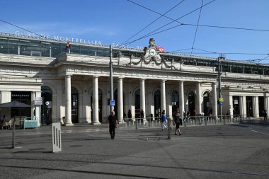 Montpellier Saint-Roch tren istasyonunun dış görünüşü