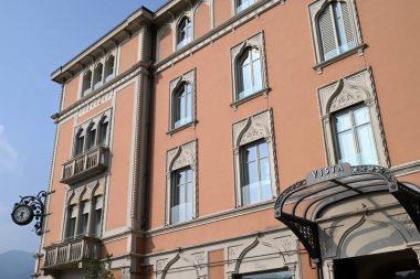 Como 'daki lüks otel VISTA Palazzo Lago di Comodans Piazza Camillo Benso Conte di Cavour' un ön cephesi.