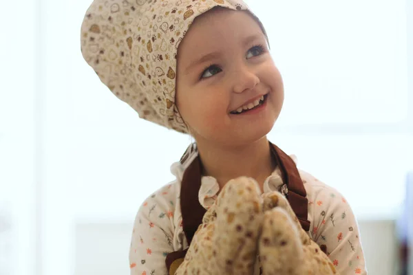 Portrait Cute Little Homecook Girl White Kitchen Happy Family Kitchen — Stock Photo, Image