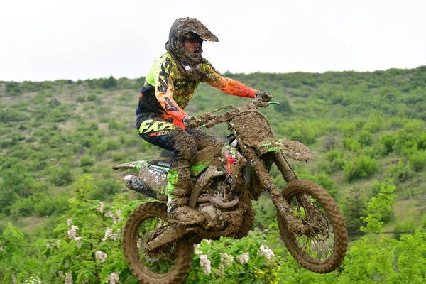 Orman Macedonia Maja 2023 Podczas Deszczowej Pogody Błotnistego Toru Motocykliści — Zdjęcie stockowe