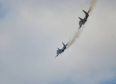 16 Eylül 2023, Üsküp, Makedonya, Stenkovec Spor Havaalanı, Grand Airshow düzenlendi. Etkinlik on binlerce kişi tarafından ziyaret edildi. MiG 29 Sırp ordusu uçakları izleyicilerin üzerinde uçuyor.