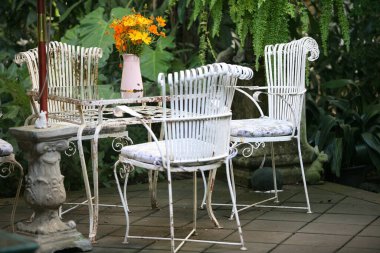 Bir kafede güzel bir düğün süsü.