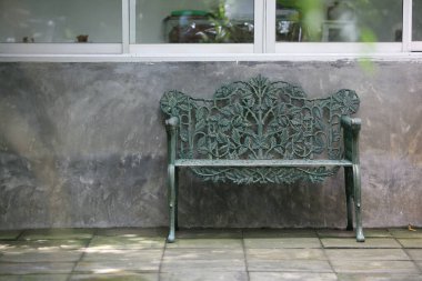 Evde eski ahşap sandalye, eski usul.