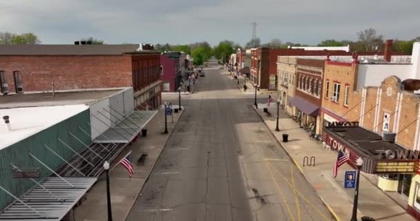 Luchtmanoeuvres Main Street Chillicothe Illinois Usa — Stockvideo