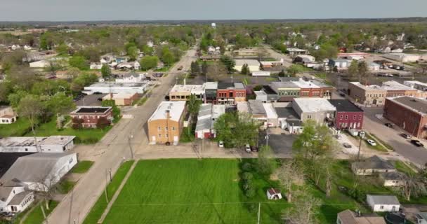 Maniobras Aéreas Por Main Street Sobre Chillicothe Illinois Usa — Vídeo de stock