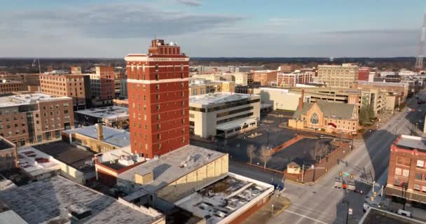 美国印第安纳州特尔豪特市中心的建筑和市中心 — 图库视频影像