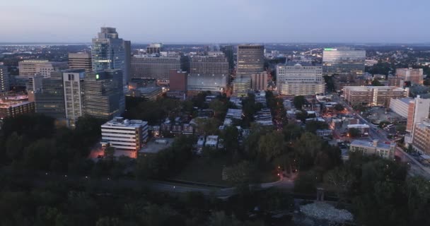 Flygfoto Eastern City Skyline Wilmington Delaware Uhd — Stockvideo