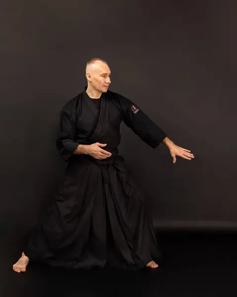 Porträtt Aikido Sensei Mästare Med Svart Sensei Bälte Taekwondo Kimono Royaltyfria Stockfoton