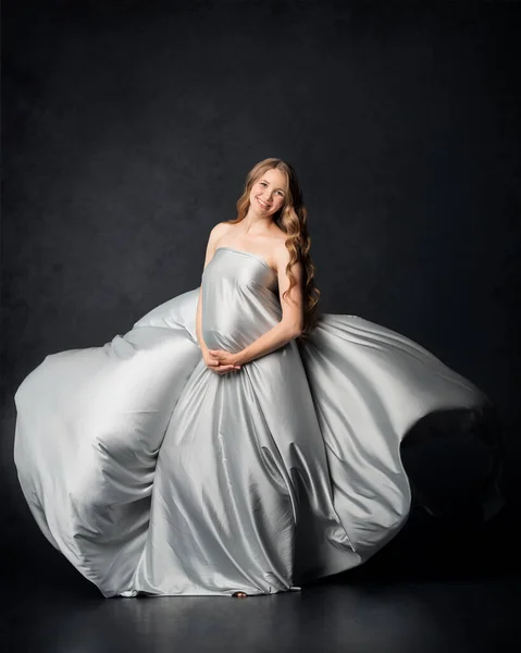 Těhotná Žena Černém Pozadí Velkým Bříškem Čeká Dítě Těhotenství Koncepce — Stock fotografie