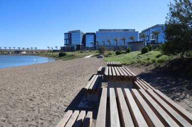 9-21-2022: Brisbane, California: Oyster Point Sahili ve Marina, Brisbane, California