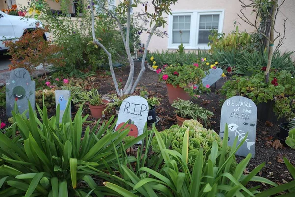 2022 Burlingame California Halloween Decorations Streets Graveyard Decorations — Stock Photo, Image