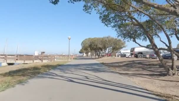 Октябрь 2022 Брисбен Калифорния Велосипеды Вдоль Залива — стоковое видео