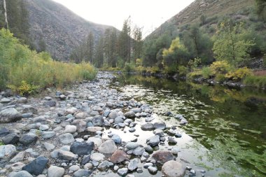 Yosemite Merced nehrinin Kaliforniya 'daki havadan çekilmiş fotoğrafı.