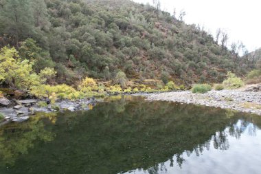Yosemite Merced nehrinin Kaliforniya 'daki havadan çekilmiş fotoğrafı.
